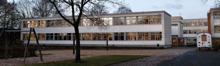 Oberschule an der Helsinkistraße - Panorama - Unterricht am Morgen im Winter